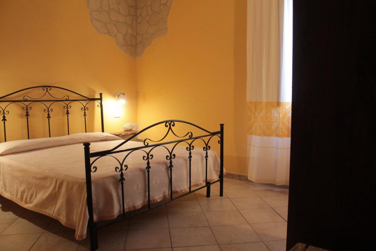 S'Alzolitta Hotel Magomadas Buitenkant foto