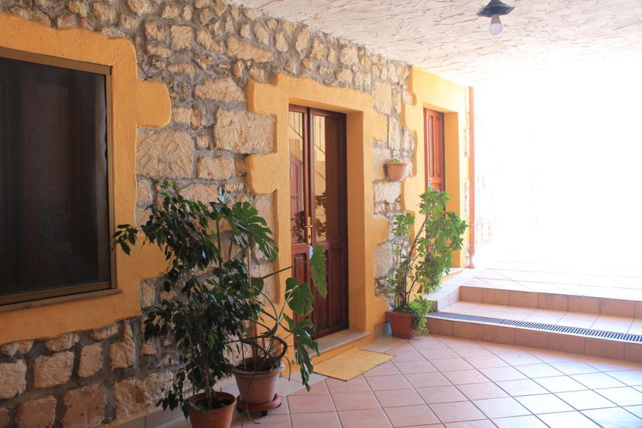 S'Alzolitta Hotel Magomadas Buitenkant foto